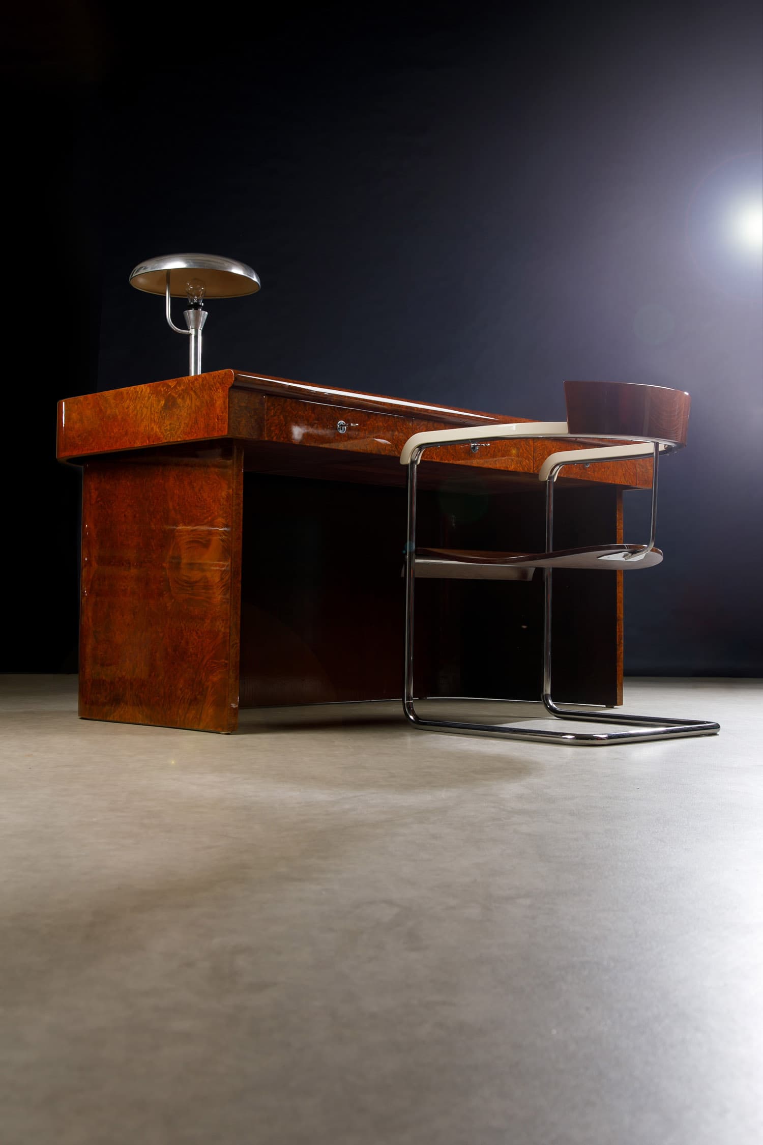 Psací stůl pro Moravskou spořitelnu – Jindřich Halabala – Art Deco / Funkcionalismus – 1920–1940