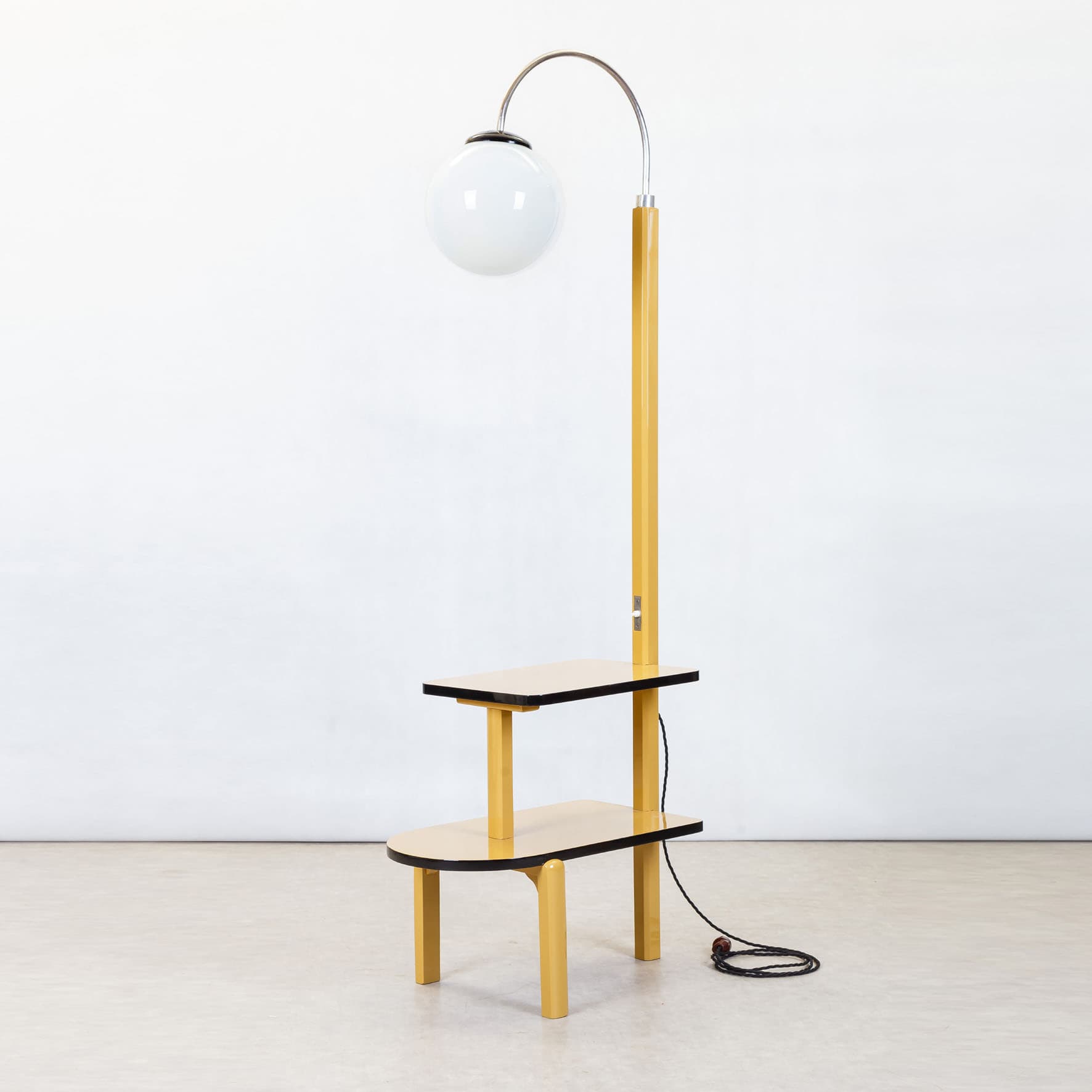 Stojací lampa Thonet – Funkcionalismus – 1920–1940