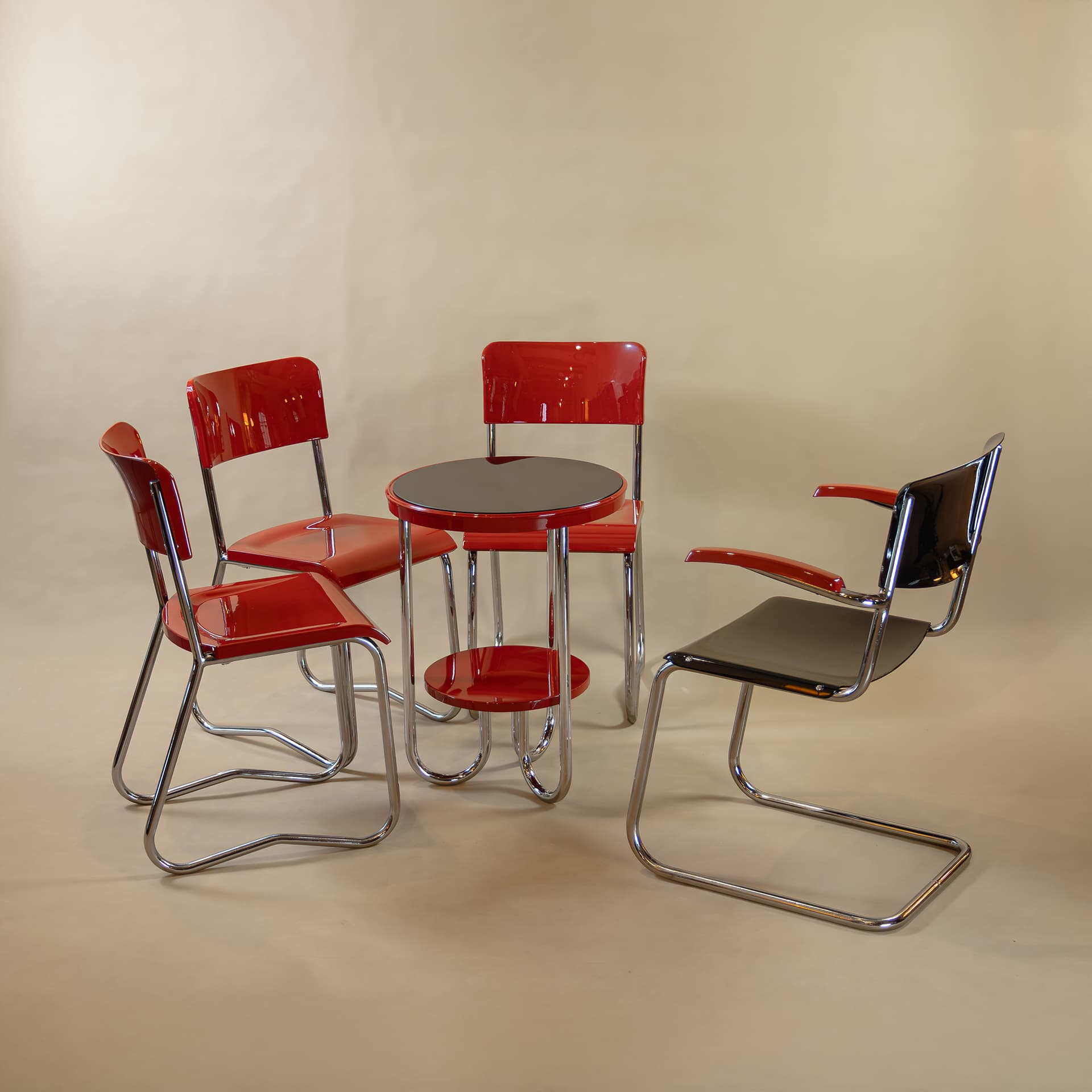 Sezení Bauhaus – Mücke & Melder – Funkcionalismus / Bauhaus – 1920–1940