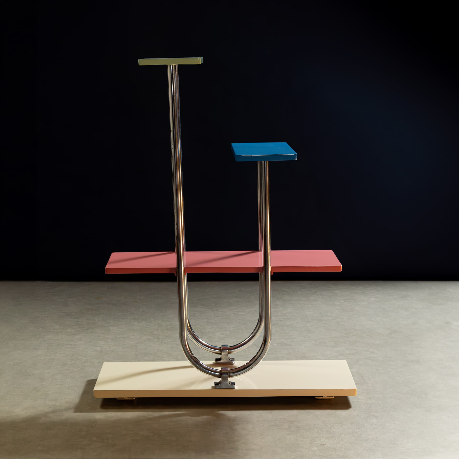Květinový etažér Bauhaus – Funkcionalismus – 1920–1940