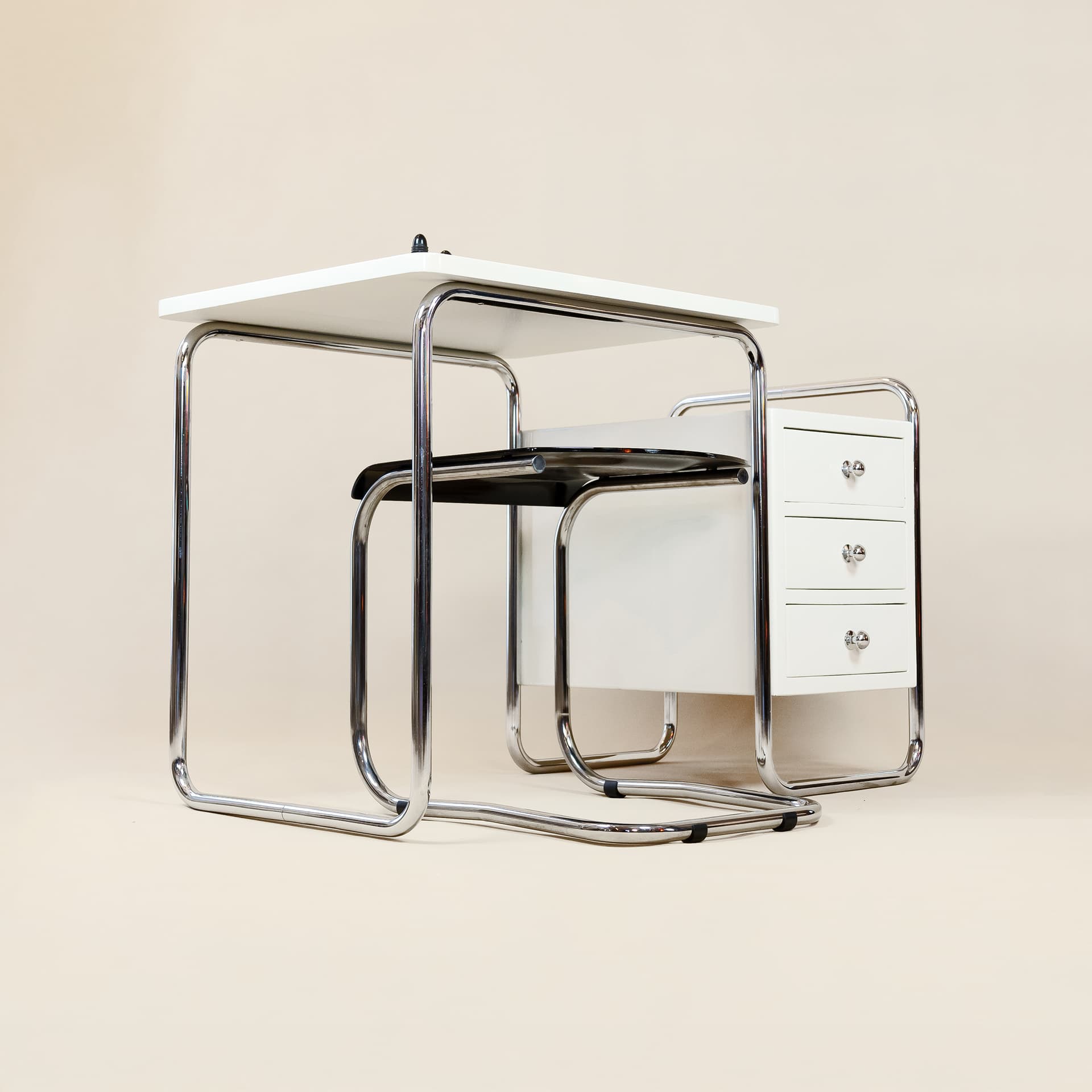 Dámský psací stůl – Slezák – Funkcionalismus / Bauhaus – 1920–1940