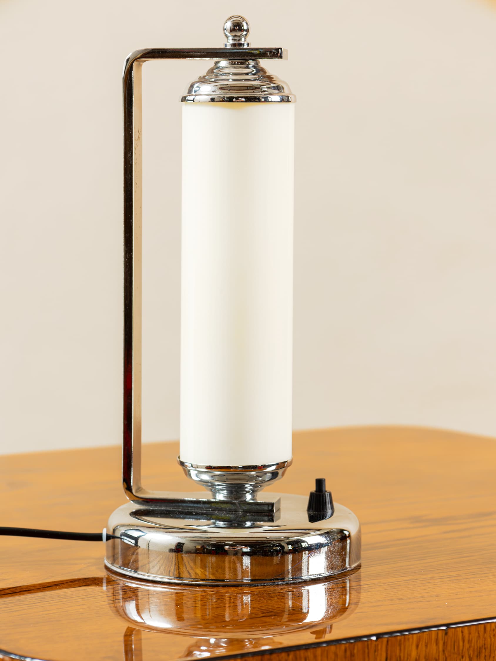 Tubular table lamp – 1920–1940