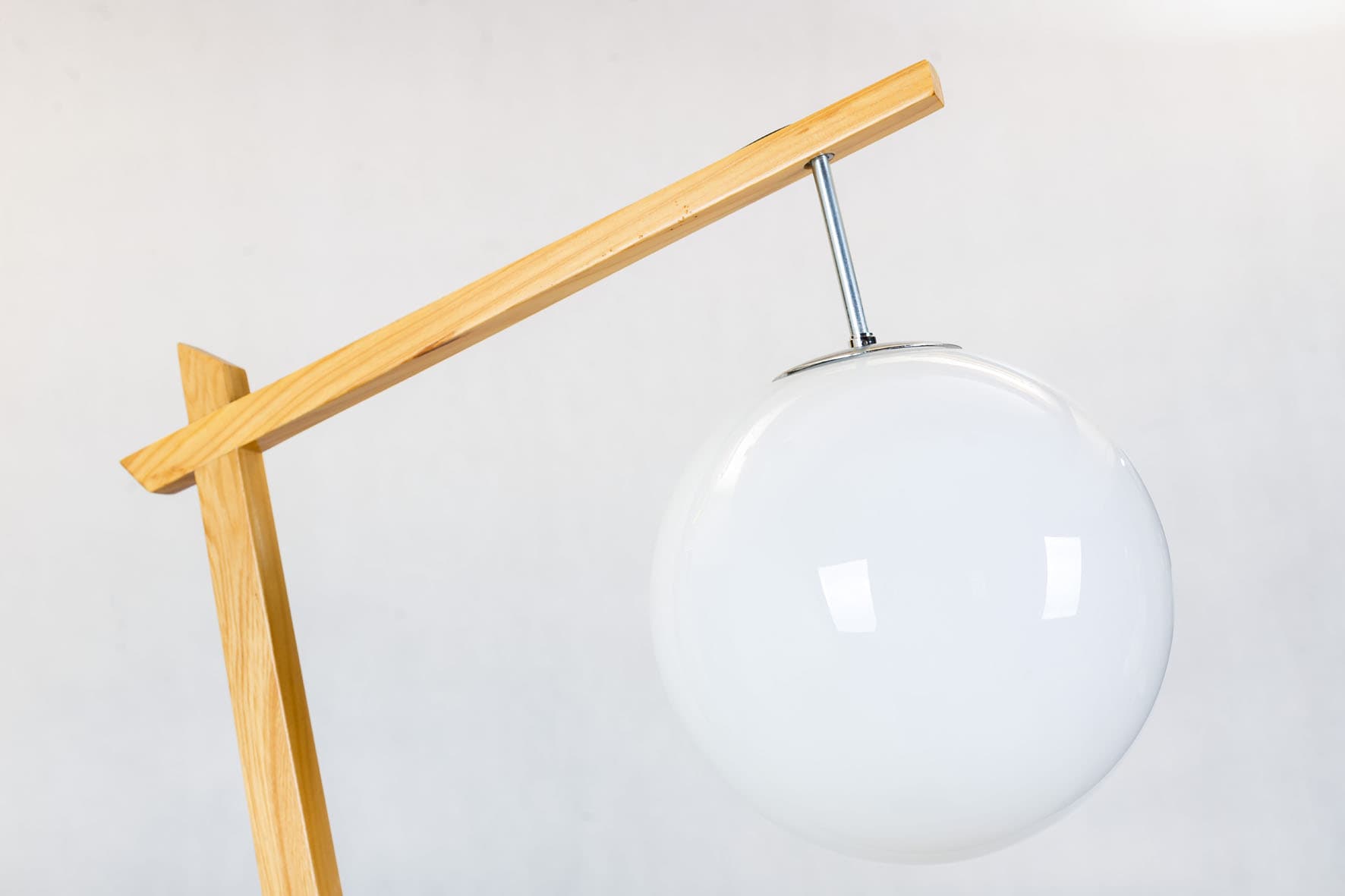 Stojací lampa Krásná Jizba – Funkcionalismus – 1920–1940
