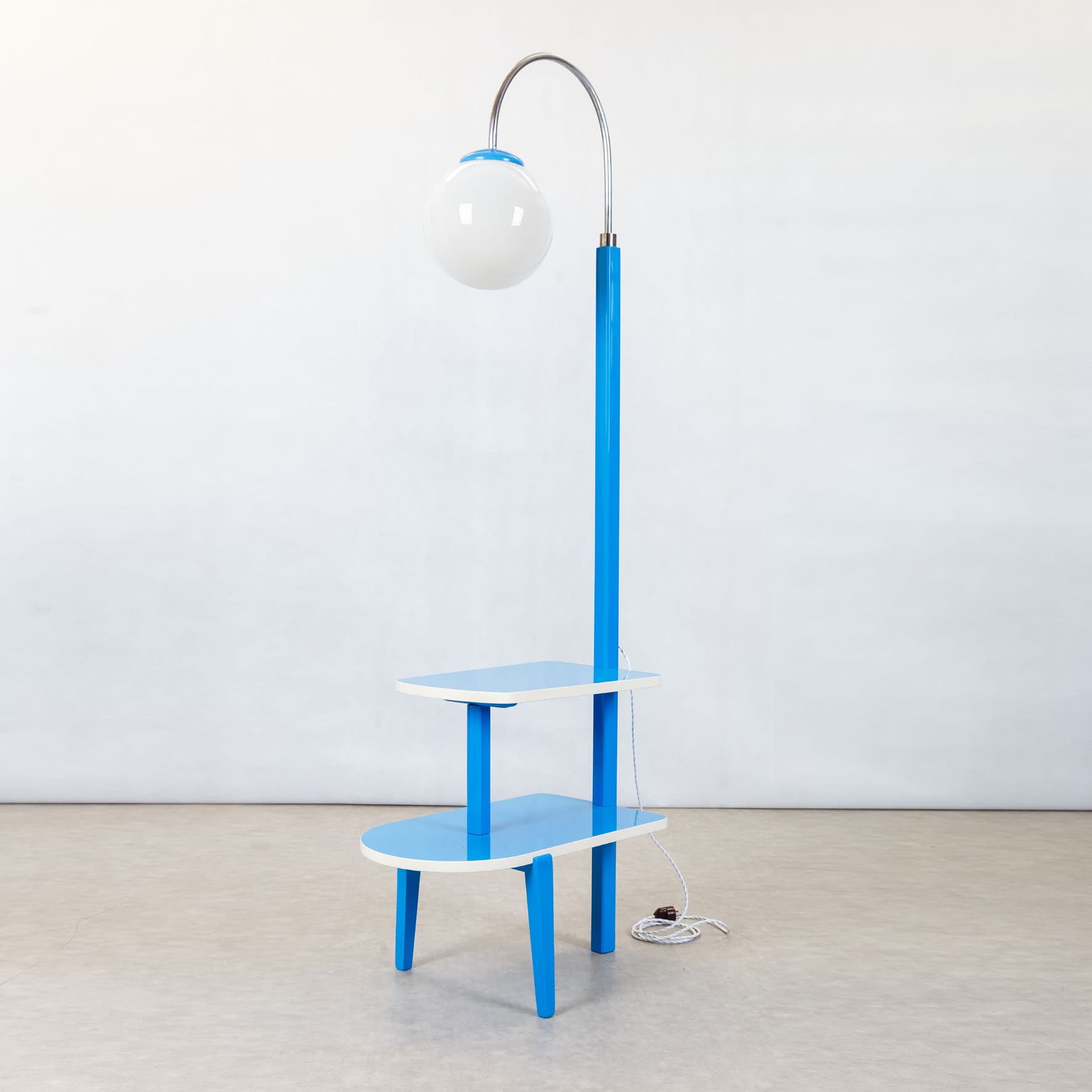 Stojací lampa Thonet – Funkcionalismus – 1920–1940