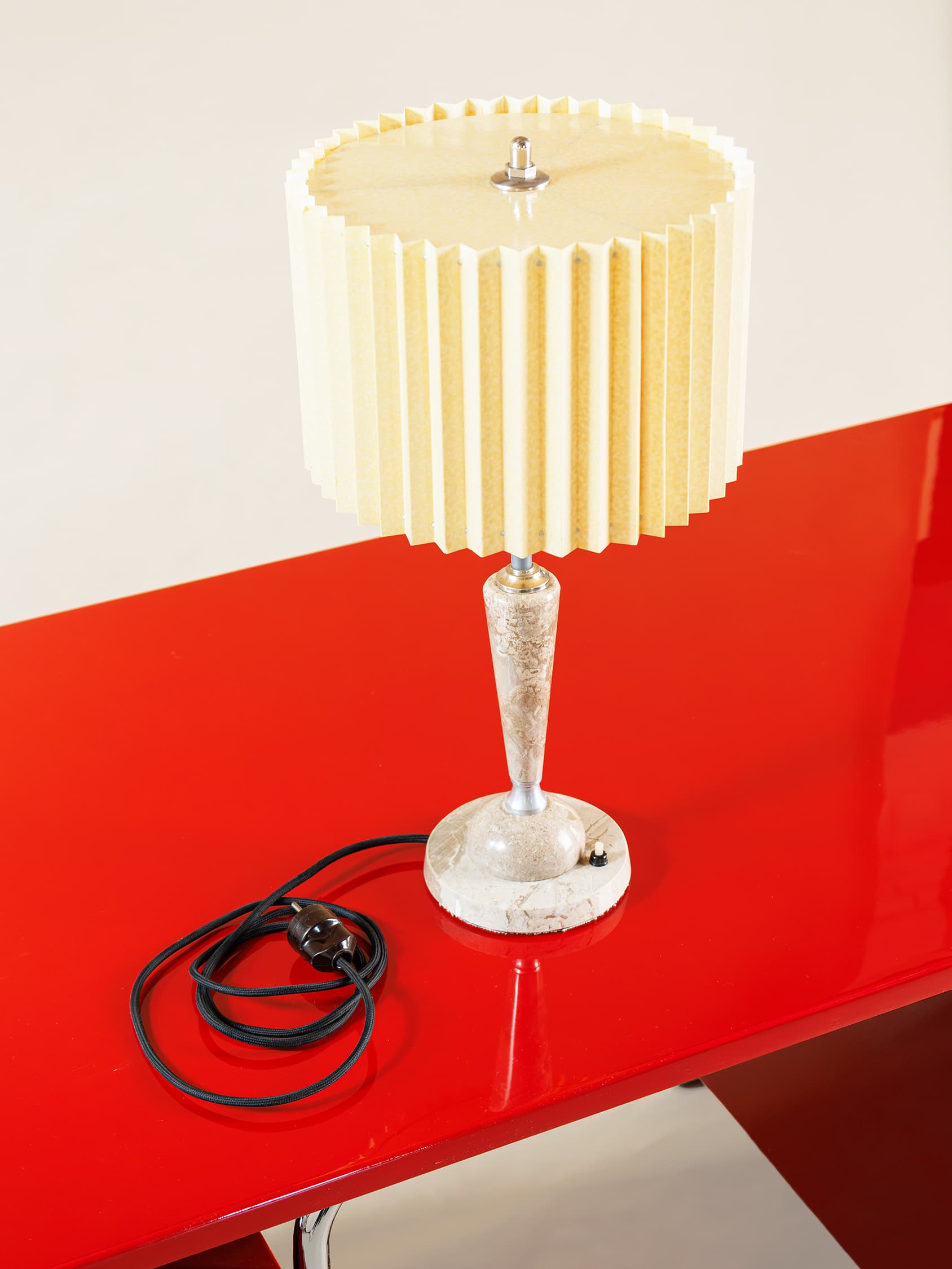 Onyx desk lamp – 1920–1940