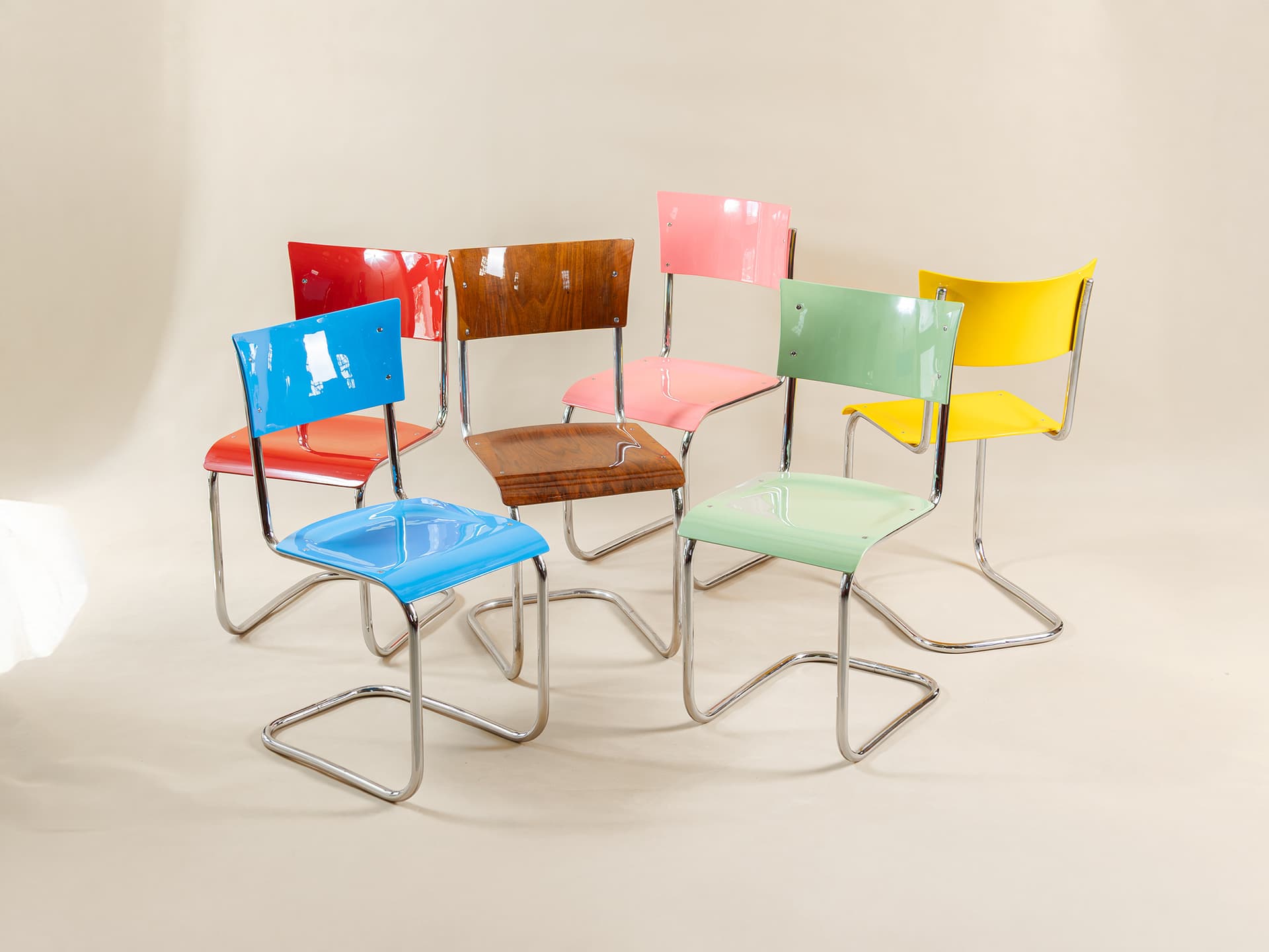 Cantilever chair