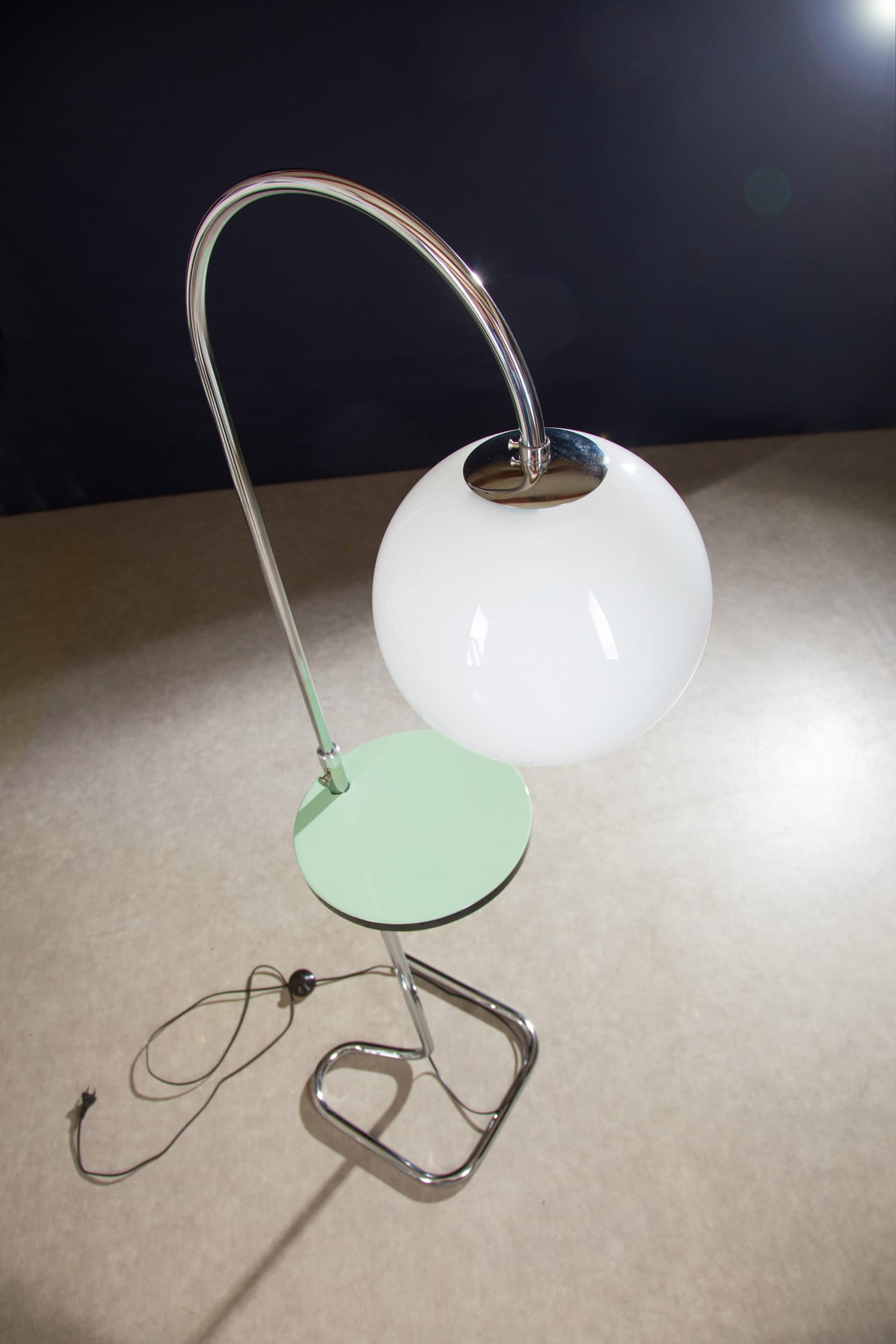 Stojací lampa