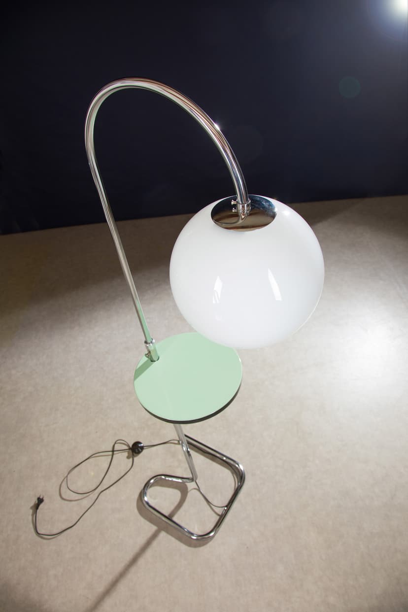 Stojací lampa – Funkcionalismus – 1920–1940