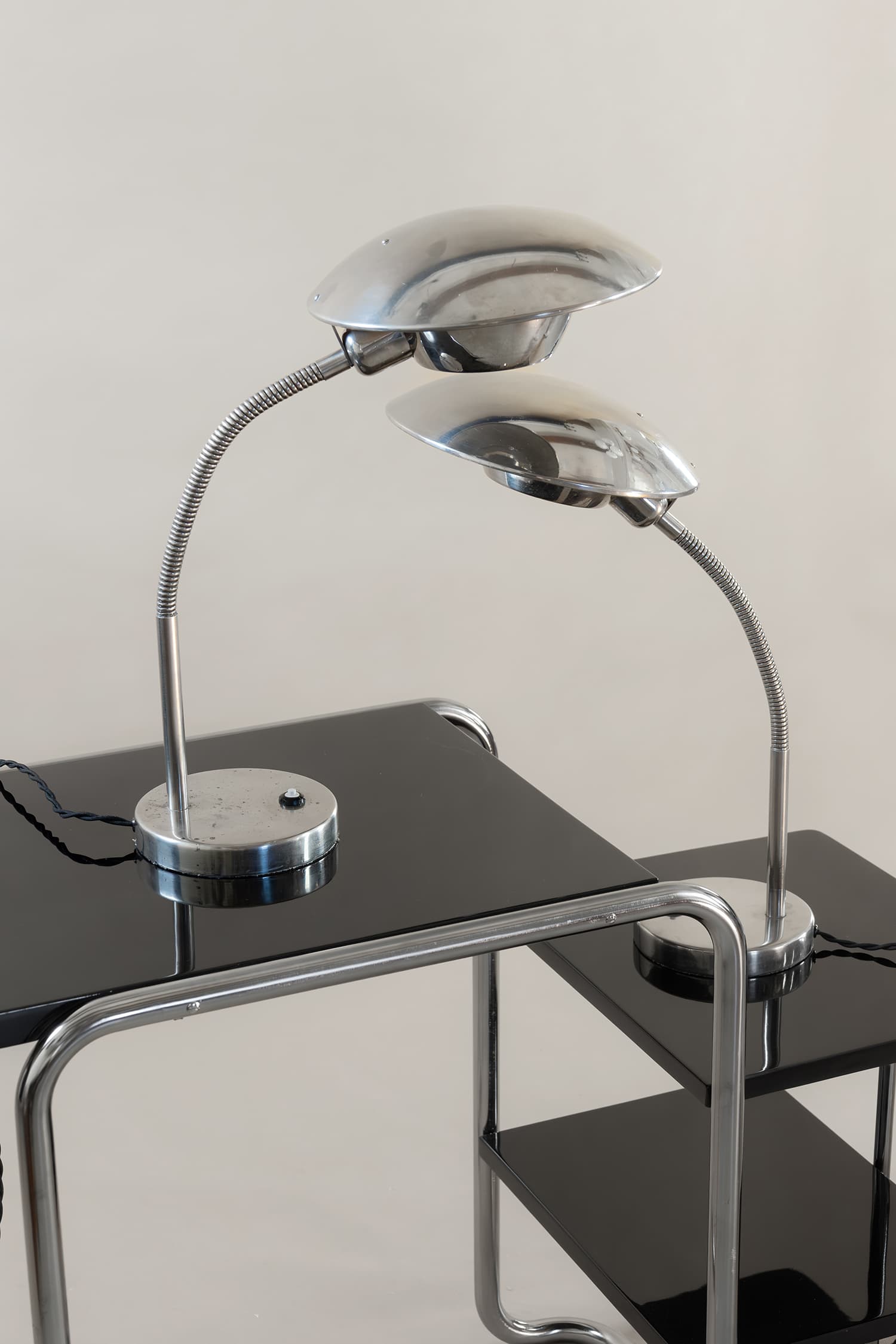 Stolní lampy v páru – Funkcionalismus – 1920–1940