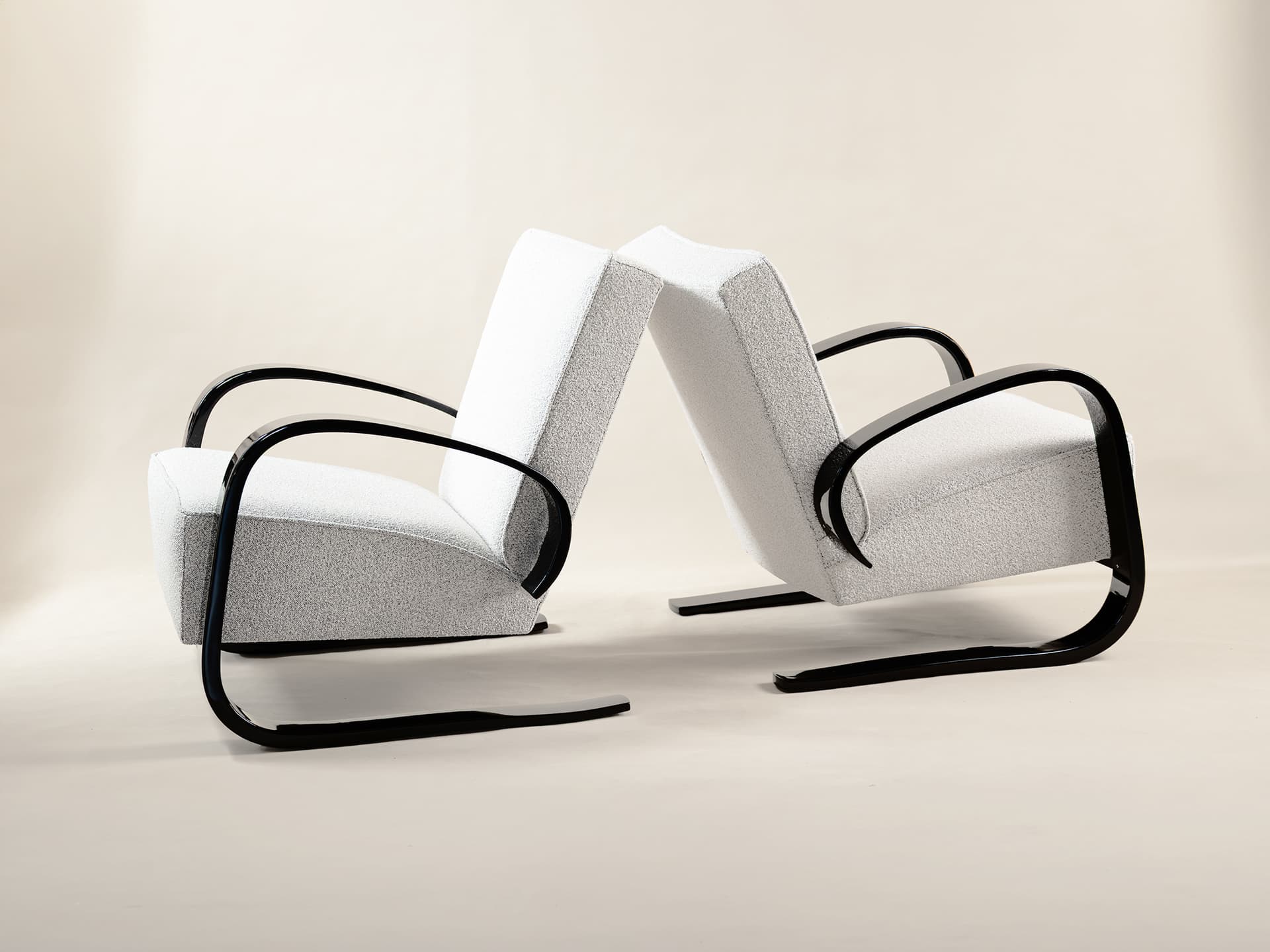 “Tank” Armchair by Alvar Aalto/Miroslav Navrátil