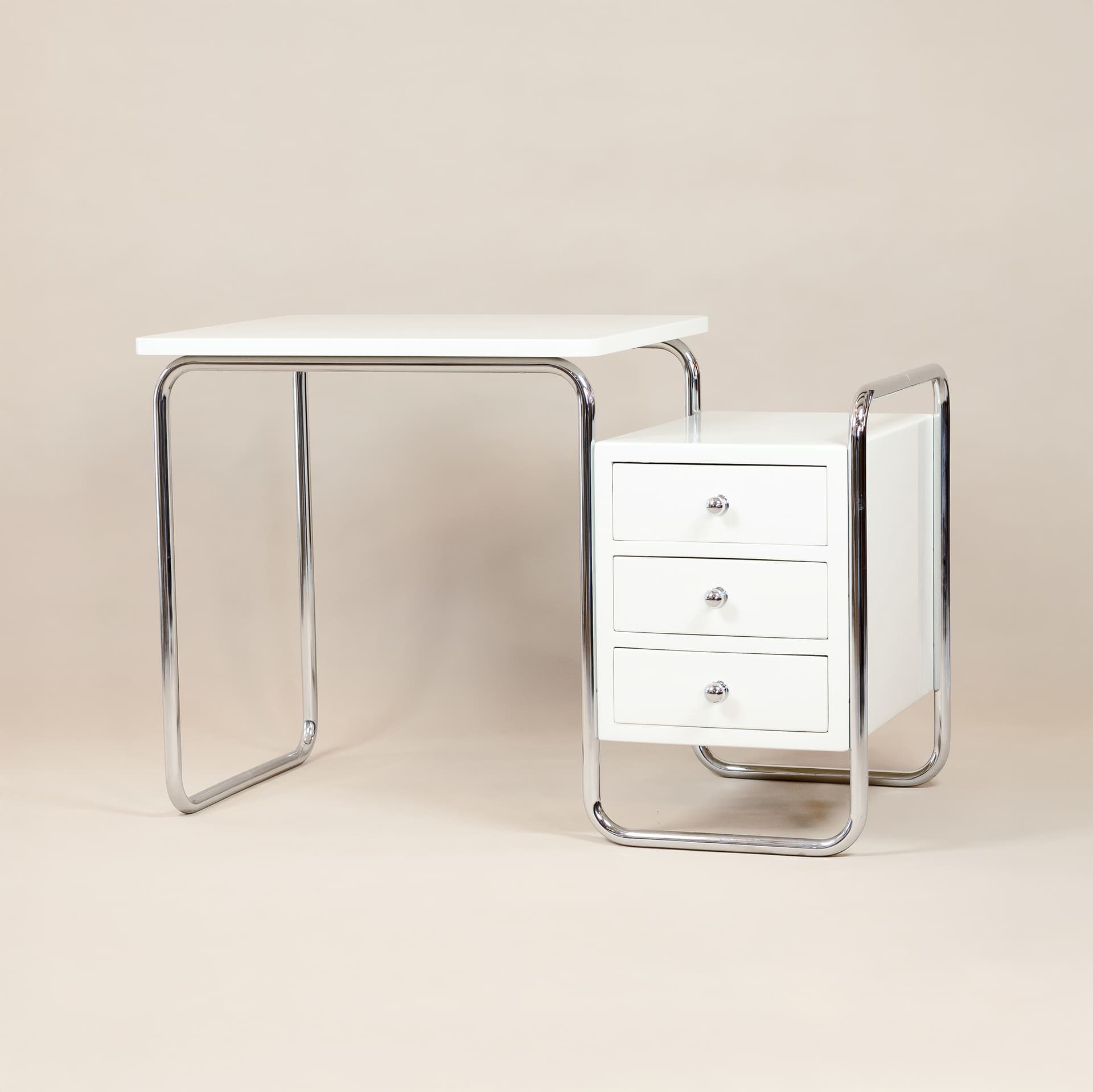 Dámský psací stůl – Slezák – Funkcionalismus / Bauhaus – 1920–1940