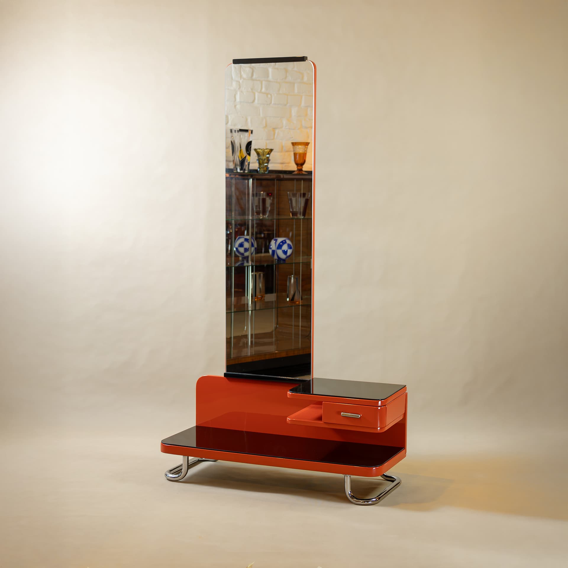 Dámská toaletka a noční stolky Bauhaus – Slezák – Funkcionalismus – 1920–1940