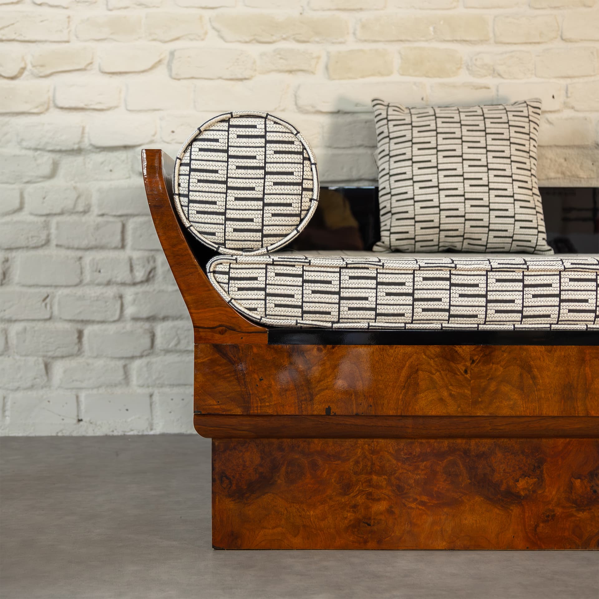 Sofa art deco tulipán – Jindřich Halabala – Art Deco – 1920–1940