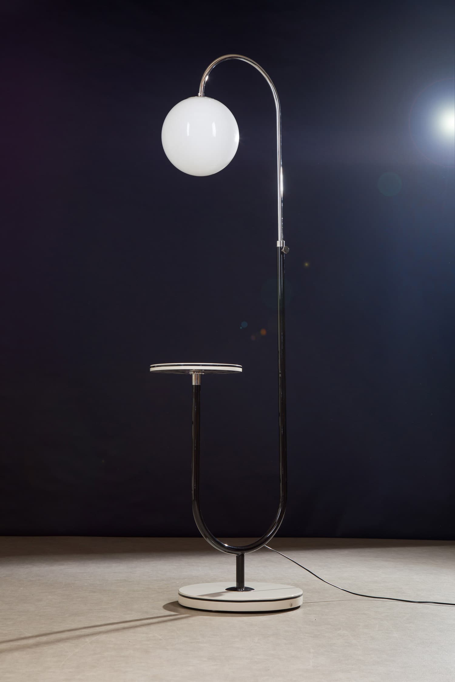 Stojací lampa – Funkcionalismus – 1920–1940