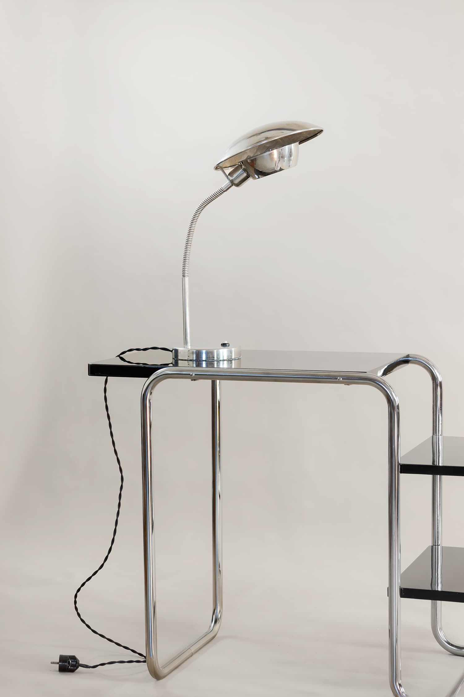 Stolní lampy v páru – Funkcionalismus – 1920–1940