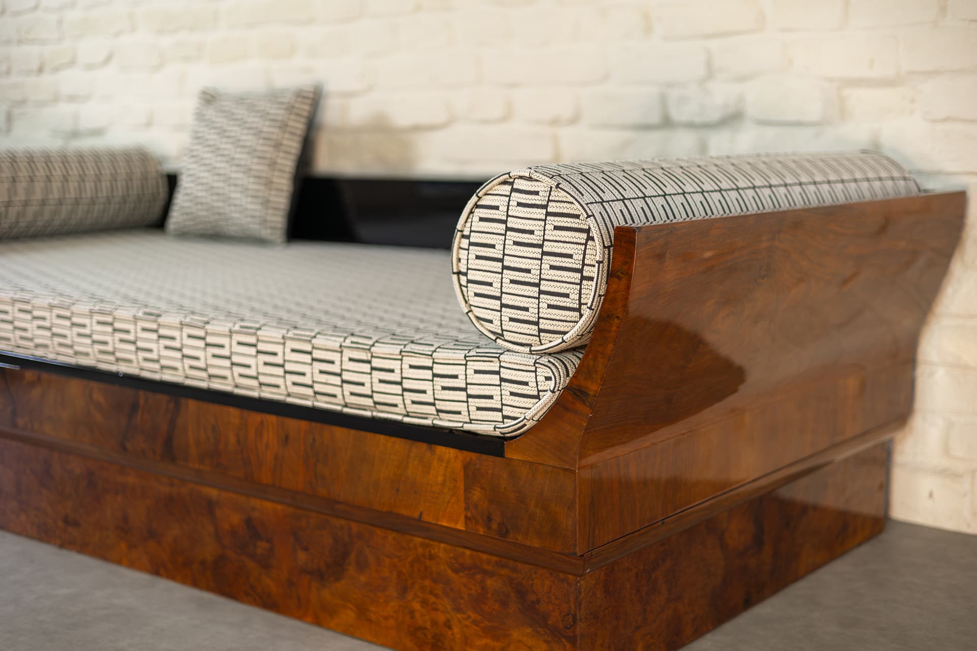 Sofa art deco tulipán – Jindřich Halabala – Art Deco – 1920–1940